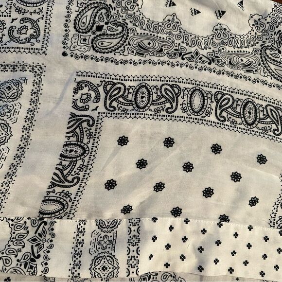 Lush black and white open front, midi duster. - Picture 5 of 5